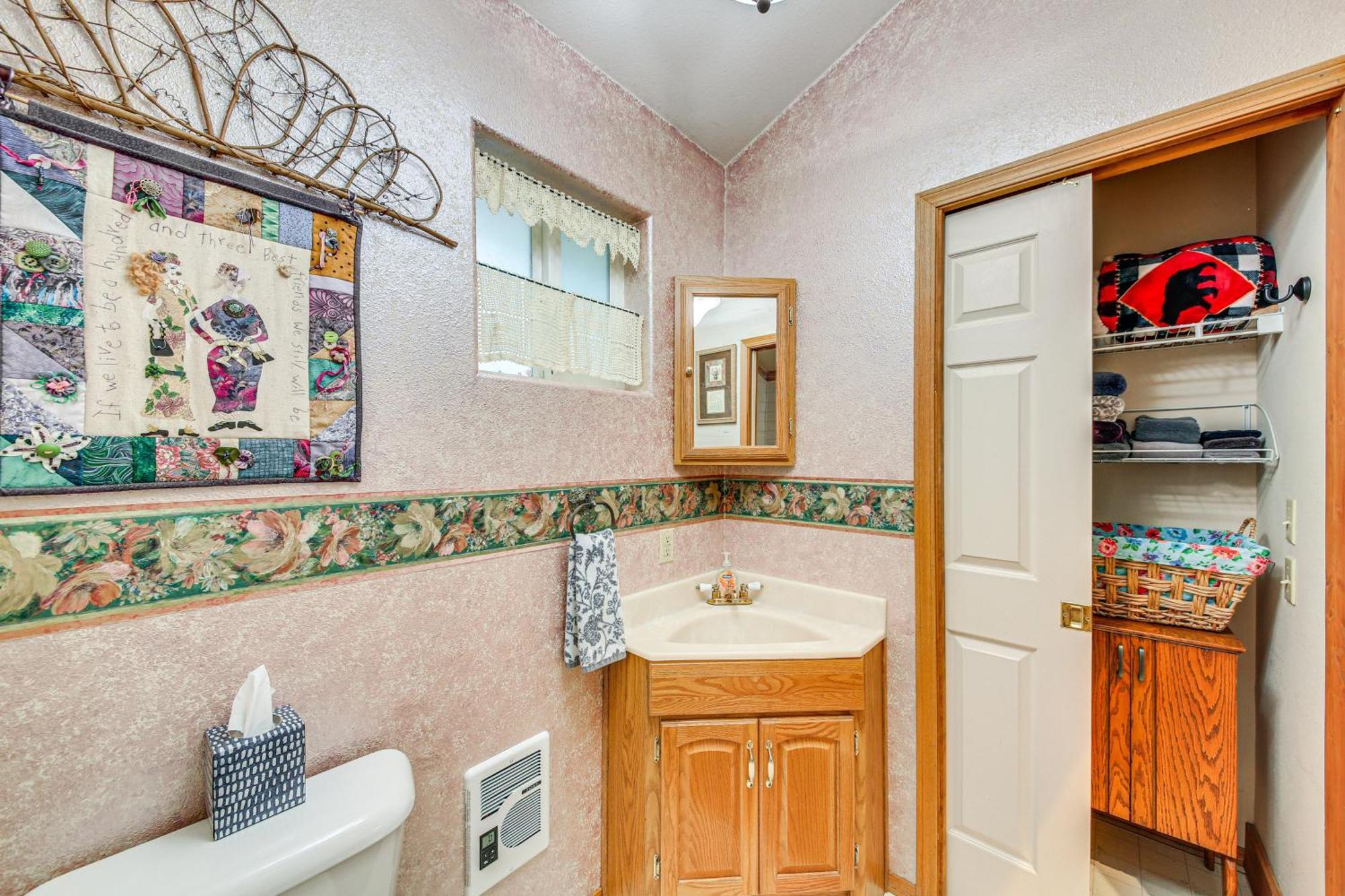 Homey Pet-Friendly Libby Cottage With Yard By Creek! White Haven 외부 사진