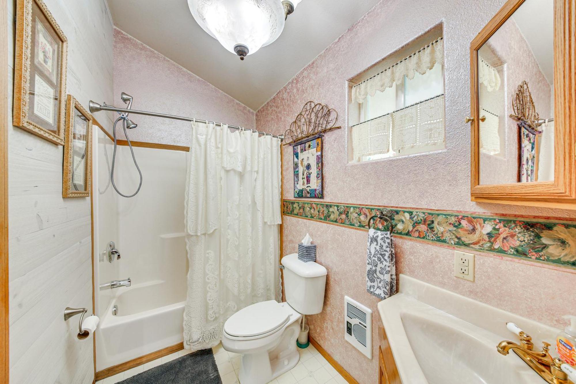 Homey Pet-Friendly Libby Cottage With Yard By Creek! White Haven 외부 사진